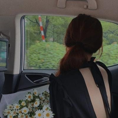 墙里的女人